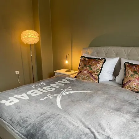 Appartamento Schoene Grosse 4 Zimmer-altbauwohnung *