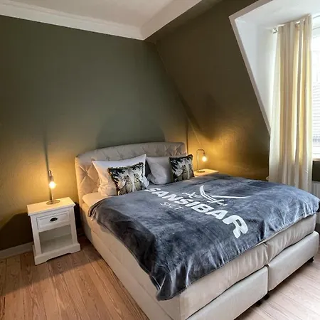 Schoene Grosse 4 Zimmer-altbauwohnung