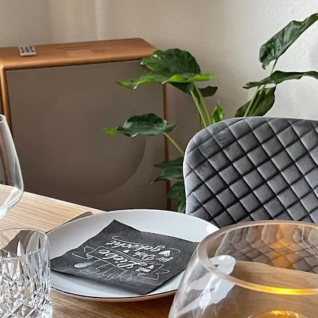 Schoene Grosse 4 Zimmer-altbauwohnung Appartamento Kiel