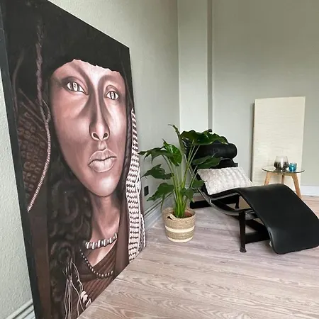 Schoene Grosse 4 Zimmer-altbauwohnung Lejlighed